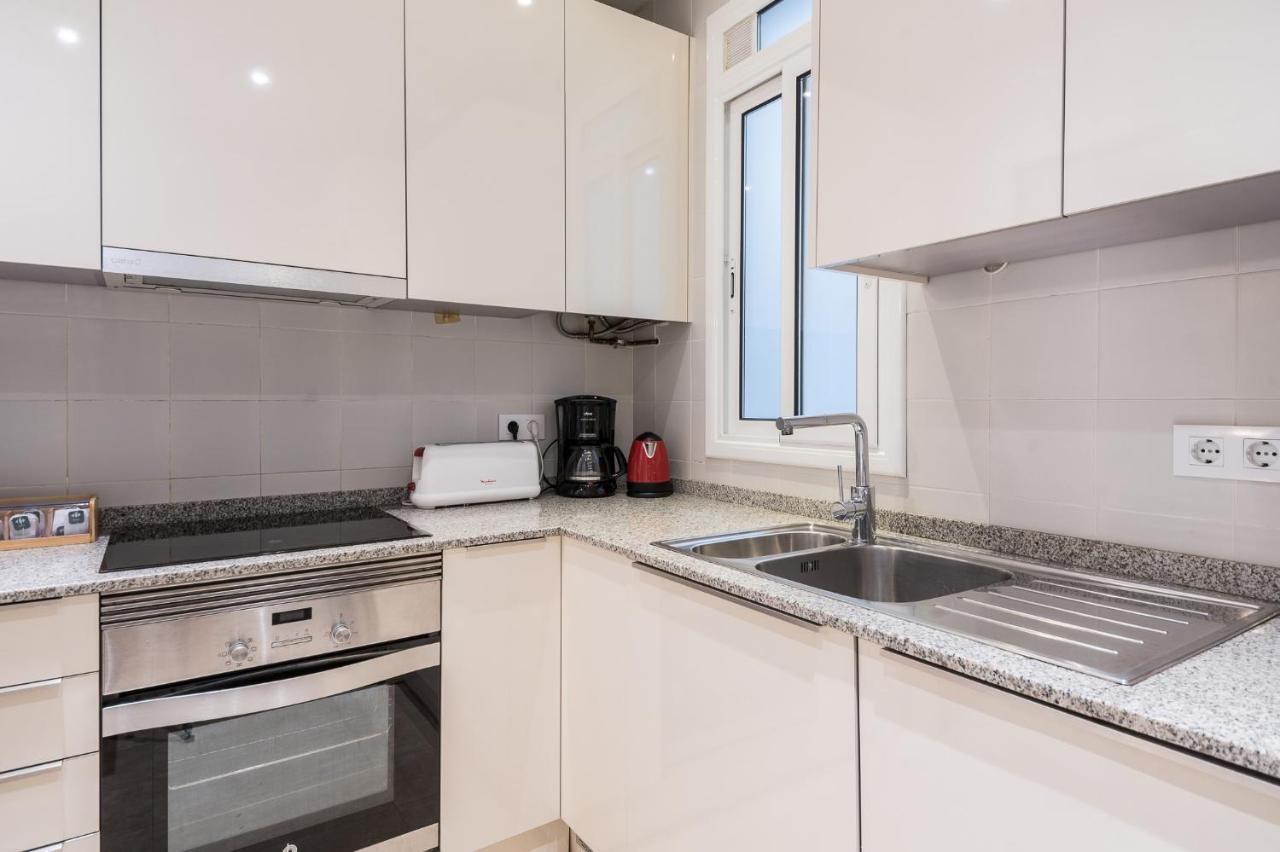 Spacious 3 Bed Apt In The Heart Of Sant Antoni Barcelona Ngoại thất bức ảnh