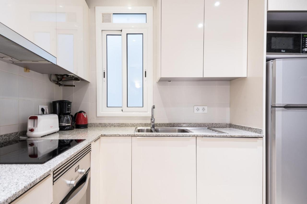 Spacious 3 Bed Apt In The Heart Of Sant Antoni Barcelona Ngoại thất bức ảnh
