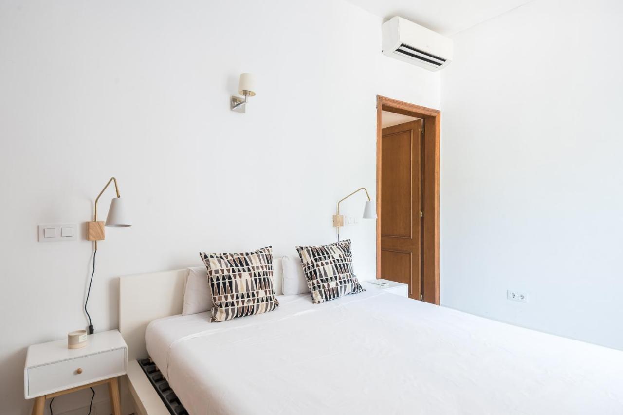 Spacious 3 Bed Apt In The Heart Of Sant Antoni Barcelona Ngoại thất bức ảnh