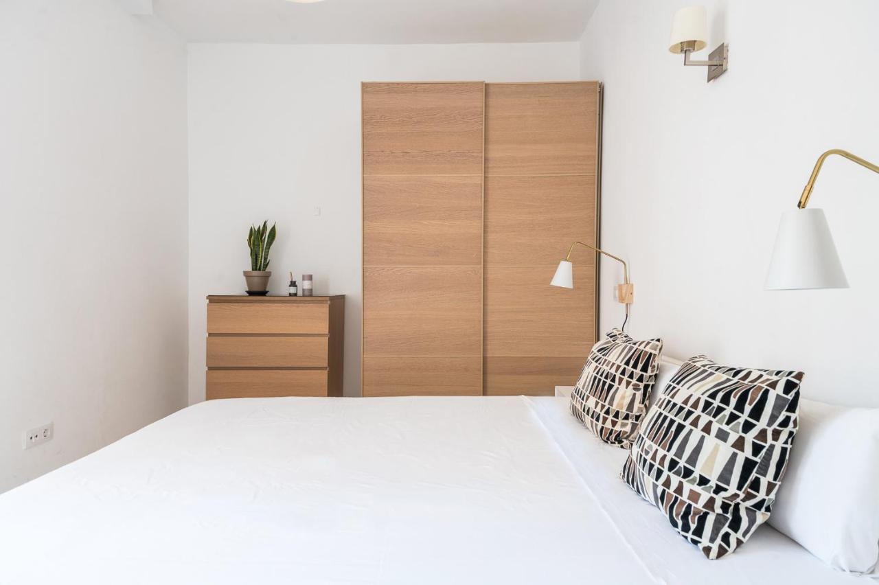 Spacious 3 Bed Apt In The Heart Of Sant Antoni Barcelona Ngoại thất bức ảnh