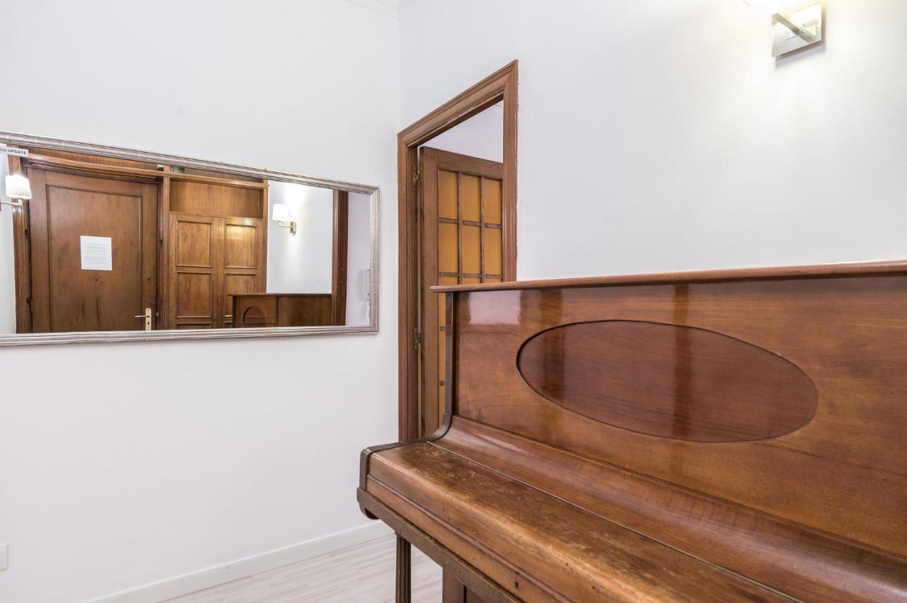 Spacious 3 Bed Apt In The Heart Of Sant Antoni Barcelona Ngoại thất bức ảnh