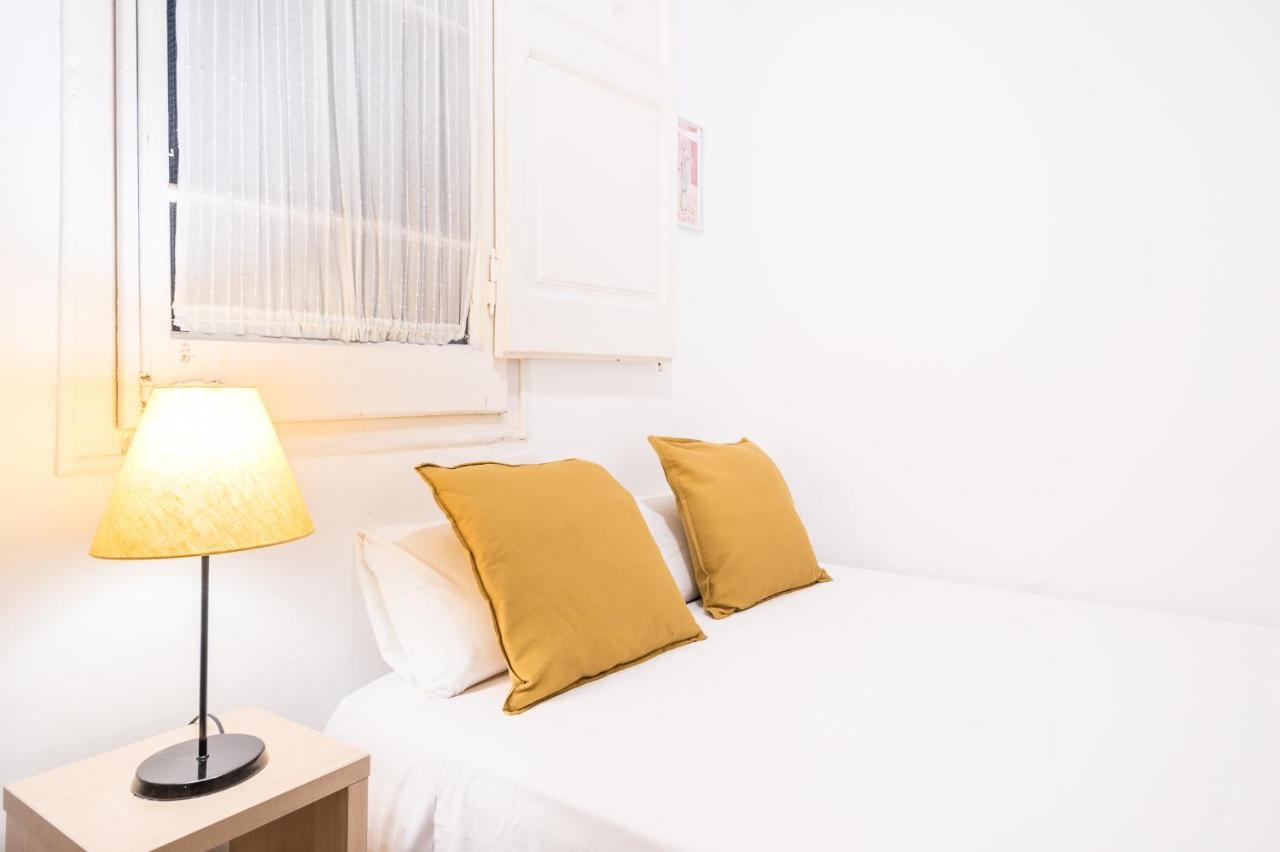 Spacious 3 Bed Apt In The Heart Of Sant Antoni Barcelona Ngoại thất bức ảnh