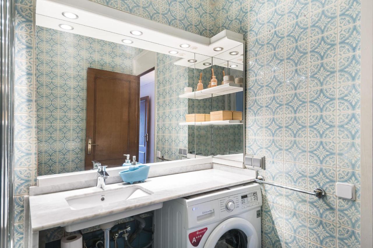 Spacious 3 Bed Apt In The Heart Of Sant Antoni Barcelona Ngoại thất bức ảnh
